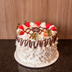 Torta Morango com Suspiro